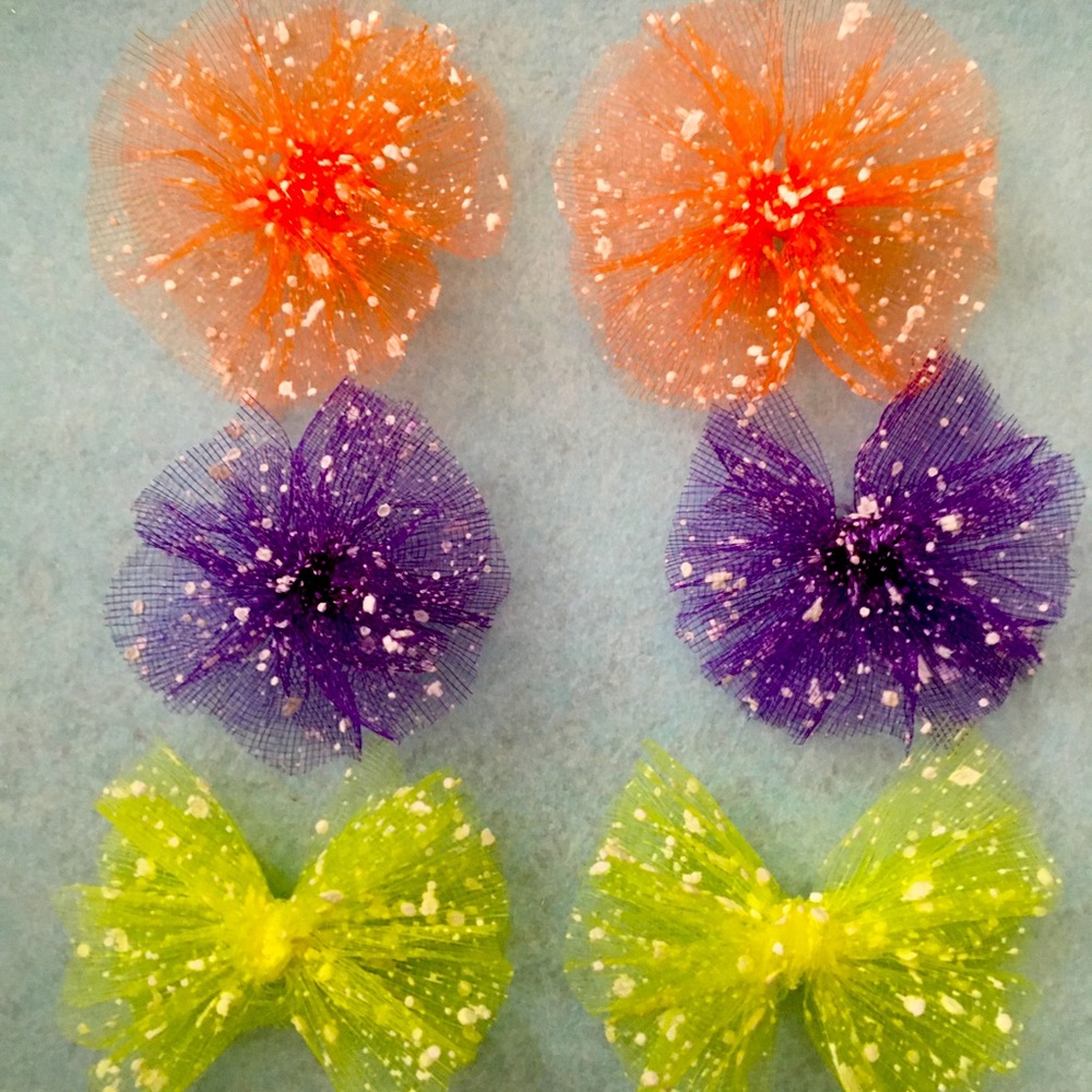 Neon mesh bows